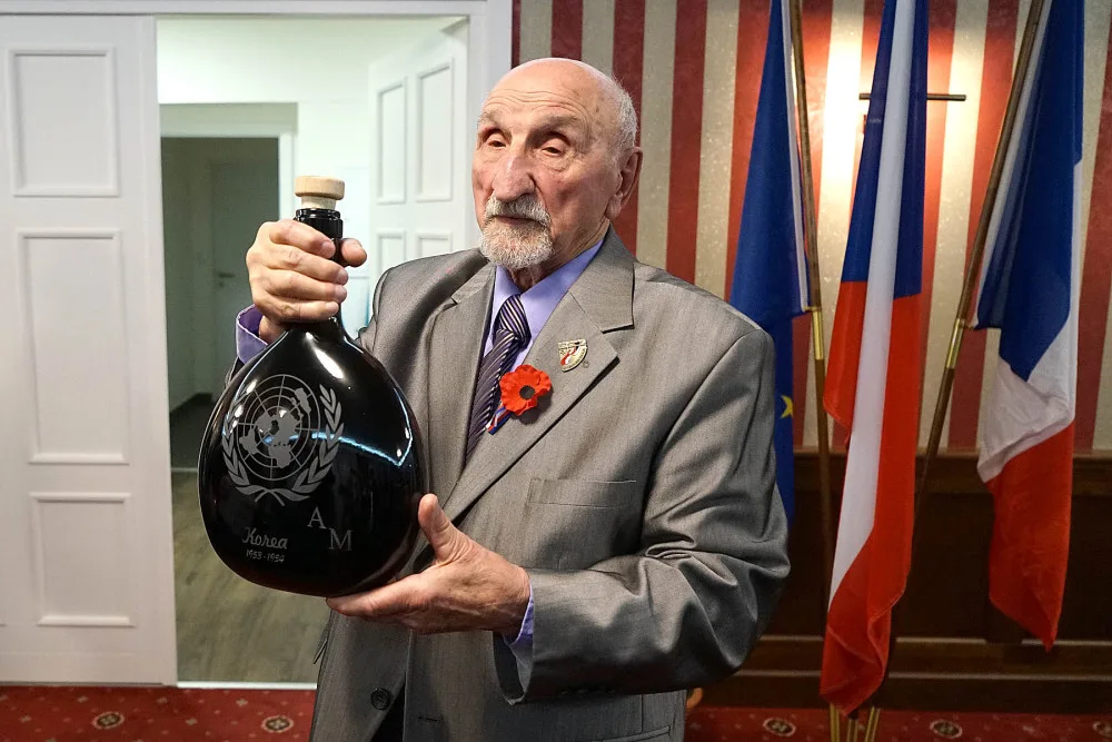Zemřel veterán z korejské války, který střežil hranici KLDR. Doufal, že v zemích nastane mír