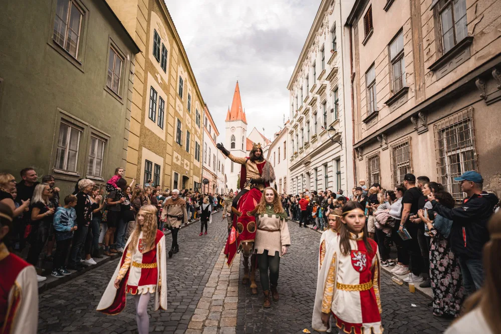 Jan Lucemburský navštíví s družinou Znojmo, město ožije historickým vinobraním