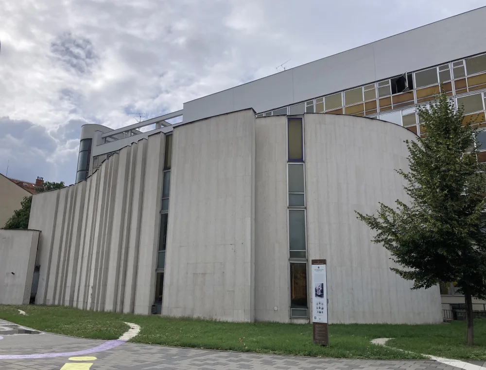 Brno upraví sál v Bílem domě a pustí do něj Polívkovy divadelníky