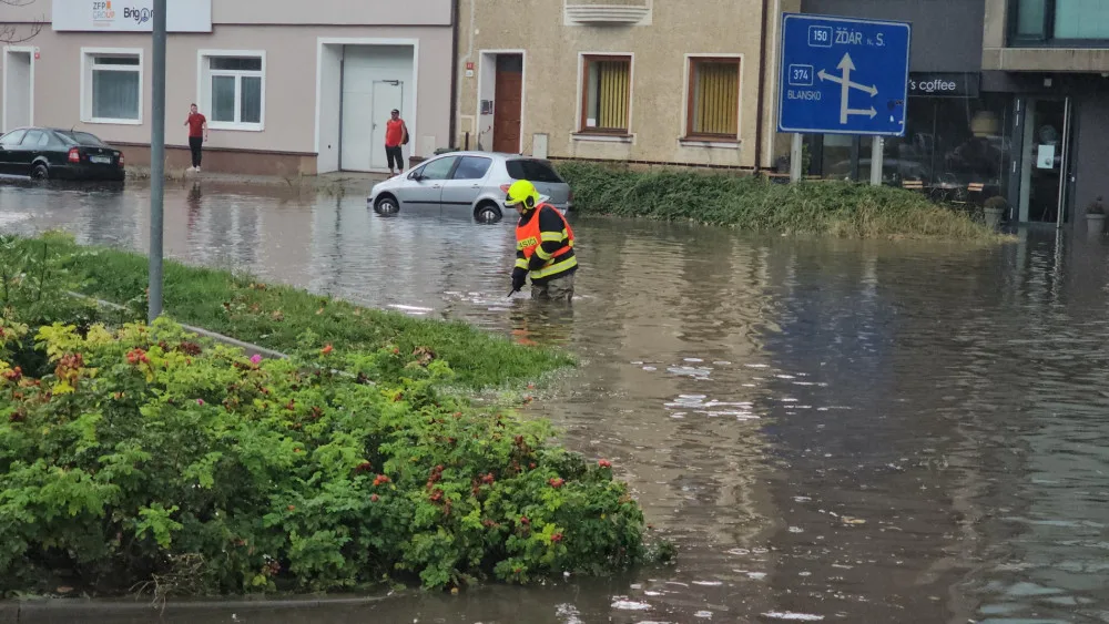 Jižní Moravu zasáhl silný déšť. V Boskovicích voda zatekla do archivu i nemocnice