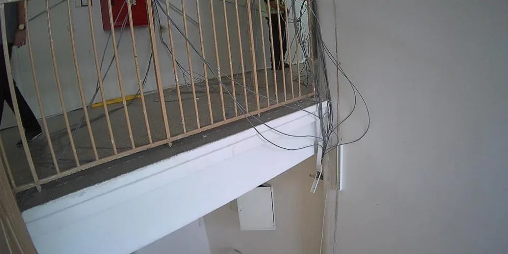 Muž v brněnské nemocnici se bál o lékaře a vyrval ze zdi kabely. Asi jsem si šlehl, vysvětlil