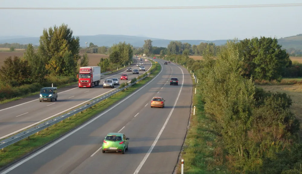 Silničáři ztišili dálnici D1. Hluk klesl až o šest decibelů, chlubí se