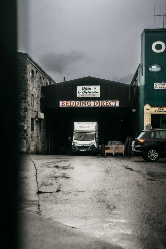 Nejstarší pub v Evropě, strašidelný hrad a hlavní město irské whiskey. To vše je Tullamore