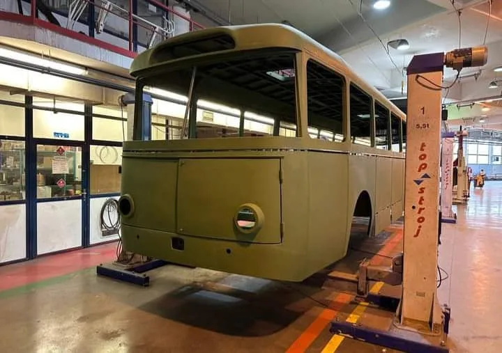 V Brně zachraňují retro trolejbus. Historický vůz málem skončil ve šrotu na Ukrajině