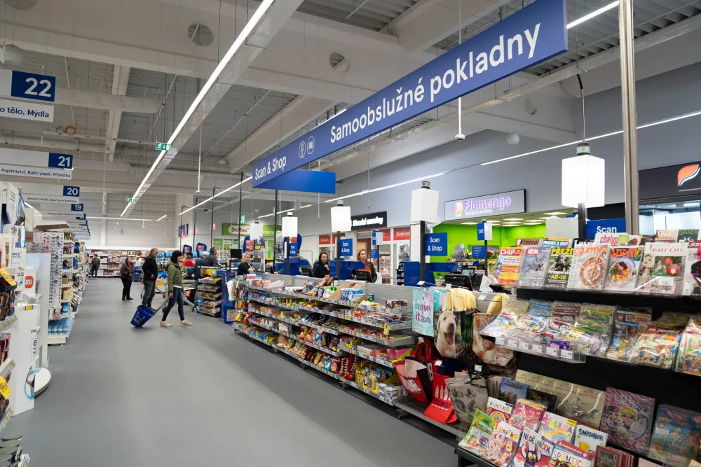 Zákazníci Tesco nově nakoupí ve zmodernizovaných prodejnách v Uherském Brodě a Uherském Hradišti