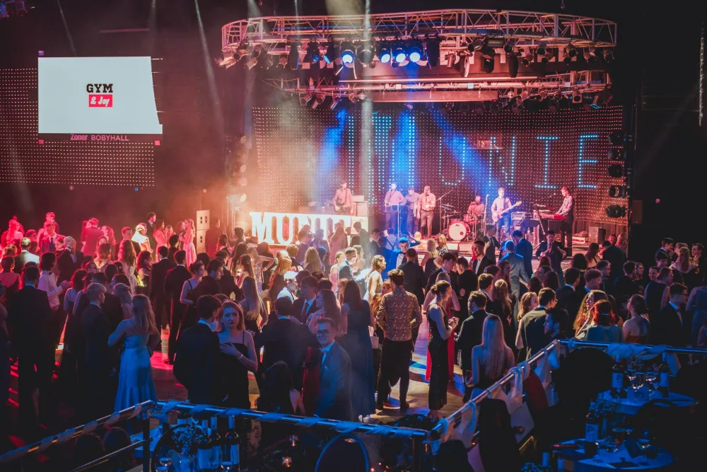 Jak slavil Velký Gatsby. V Bobyhallu vypukne další ročník Plesu studentů
