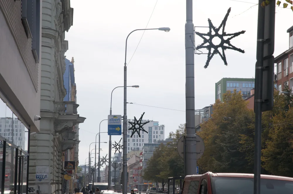 Brno se připravuje na Vánoce. Čeká na strom a stánky se svařákem