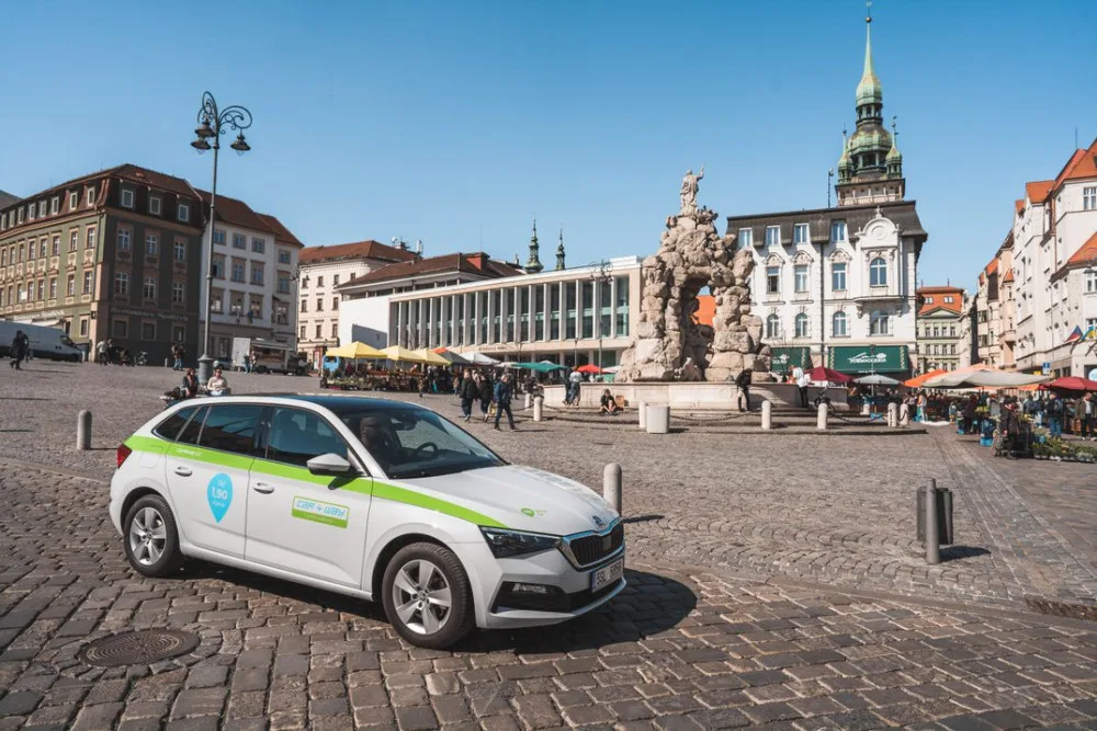 V Brně čeká stovka sdílených vozů Car4way. Špičková auta zavezou lidi i na druhý konec republiky