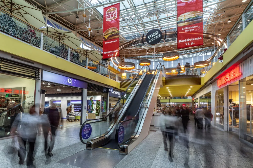 Olympia Brno jde vstříc zákazníkům. Modernizovala jídelní zónu i přístup k ní
