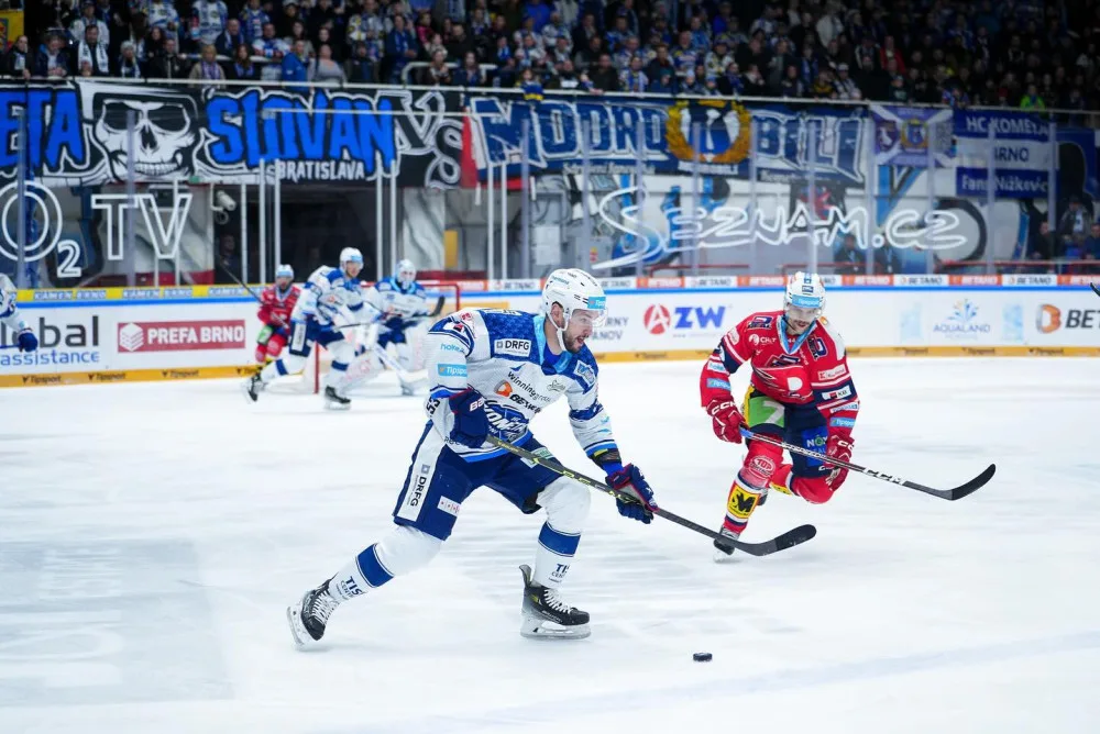 Kometa skolila lídra tabulky. Pardubice udolala v prodloužení