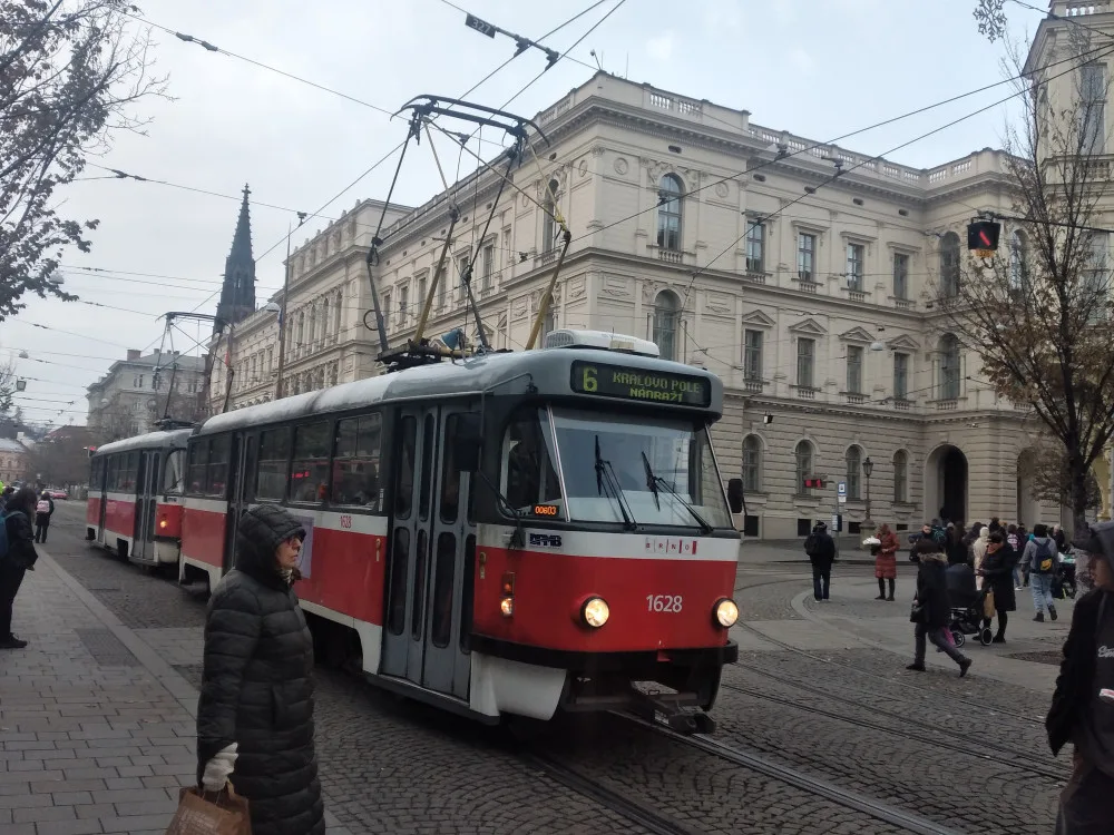 Jízdní řády se v příštím roce nezmění, cestující si ale připlatí za kolo