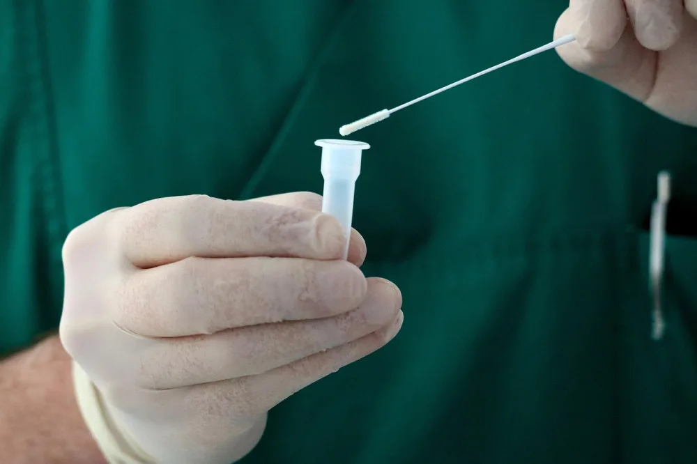 Vědci z Brna vyvíjejí přenosnou laboratoř, která odhalí infekční nemoci