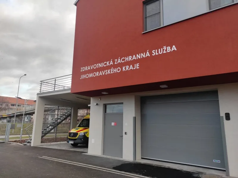 Mikulovští záchranáři se dočkali nové základny. Tamější hasiči tak mají nové sousedy.