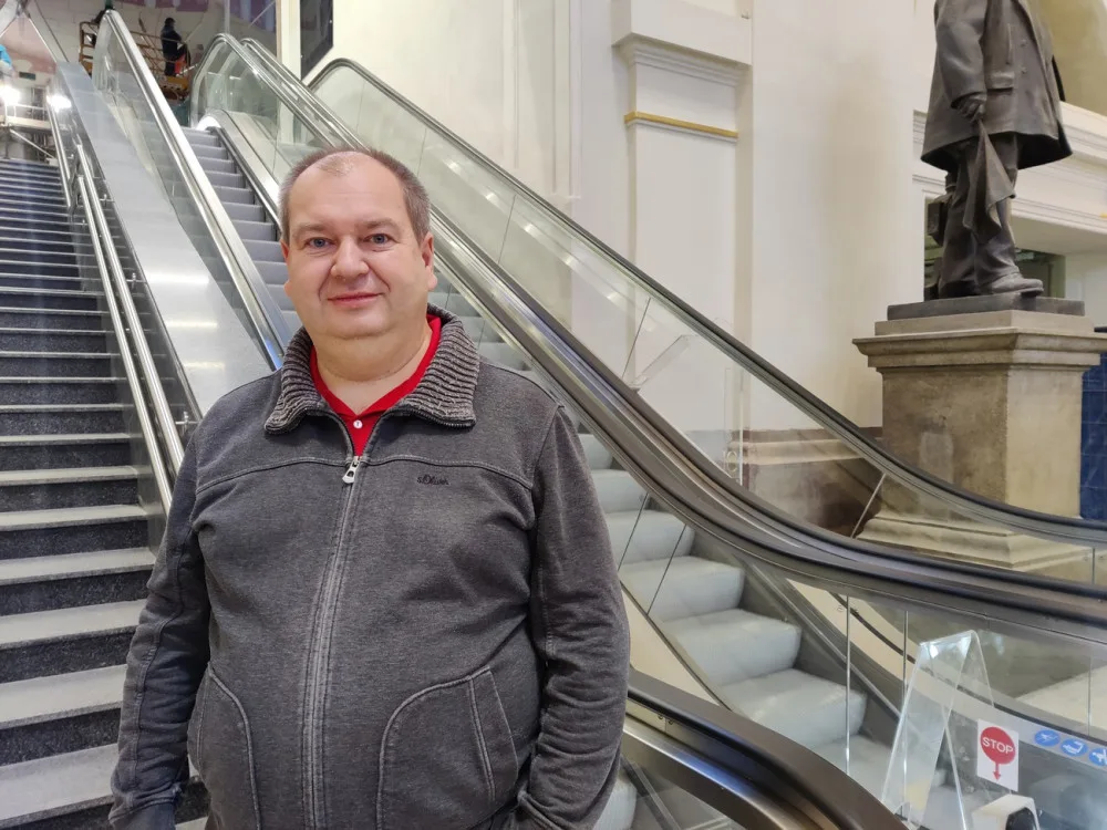 Dříve lidé ani nevěděli, jak otevřít dveře vlaku, dnes se zajímají o to, kde je wifi, říká autor projektu Vlakem jednoduše