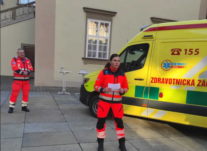 Jihomoravští záchranáři dostali pátou sanitku pořízenou z brněnských dotací. Čeká na ně dalších pět vozů