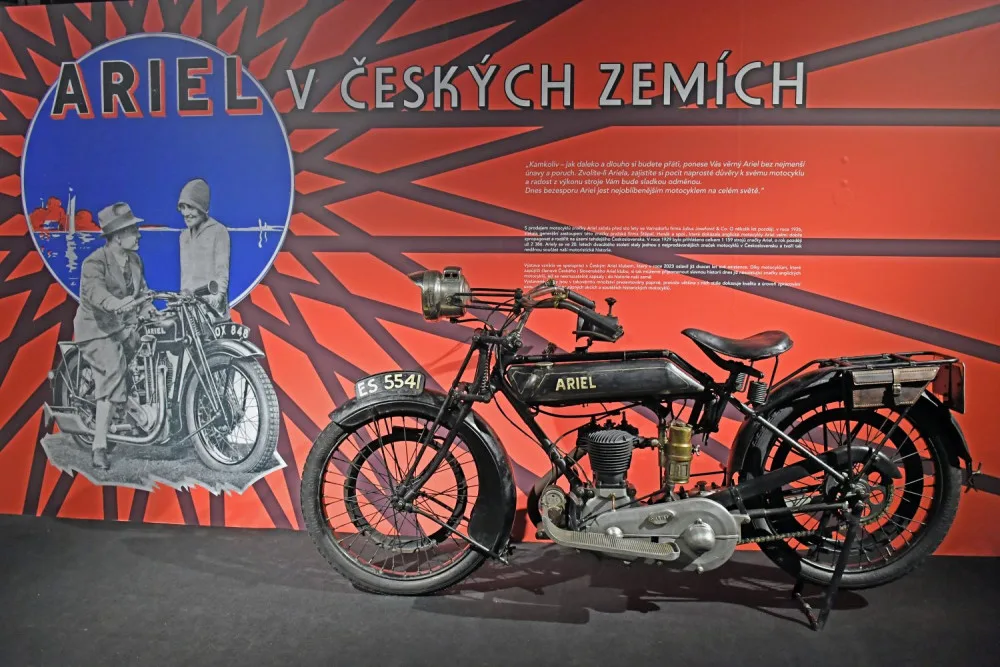 Výstava se 44 motocykly Ariel je raritou nejen v Česku, ale i na celém světě. A koná se zrovna v Brně