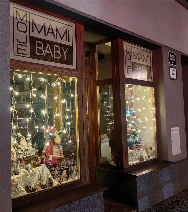 V kategorii O nejkrásnější vánoční výlohu v městské památkové rezervaci zvítězila prodejna Mami Baby.