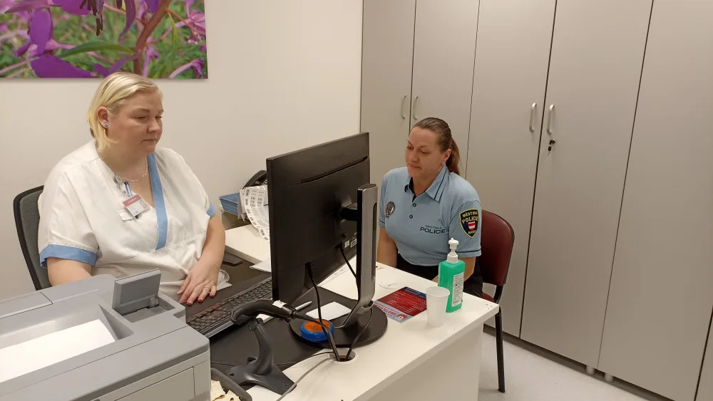 Strážníci jihomoravských městských policií spojili síly a hromadně v Brně darovali krev