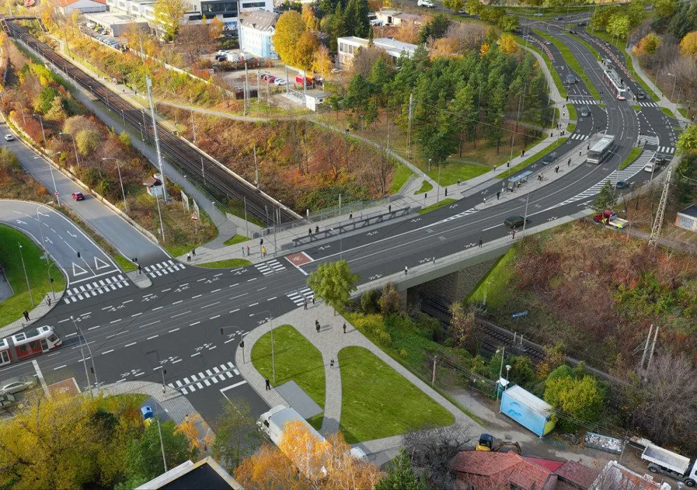Most přes železnici u zastávky Lesná je uzavřen. Nastudováním objížděk lidé ušetří čas i starosti