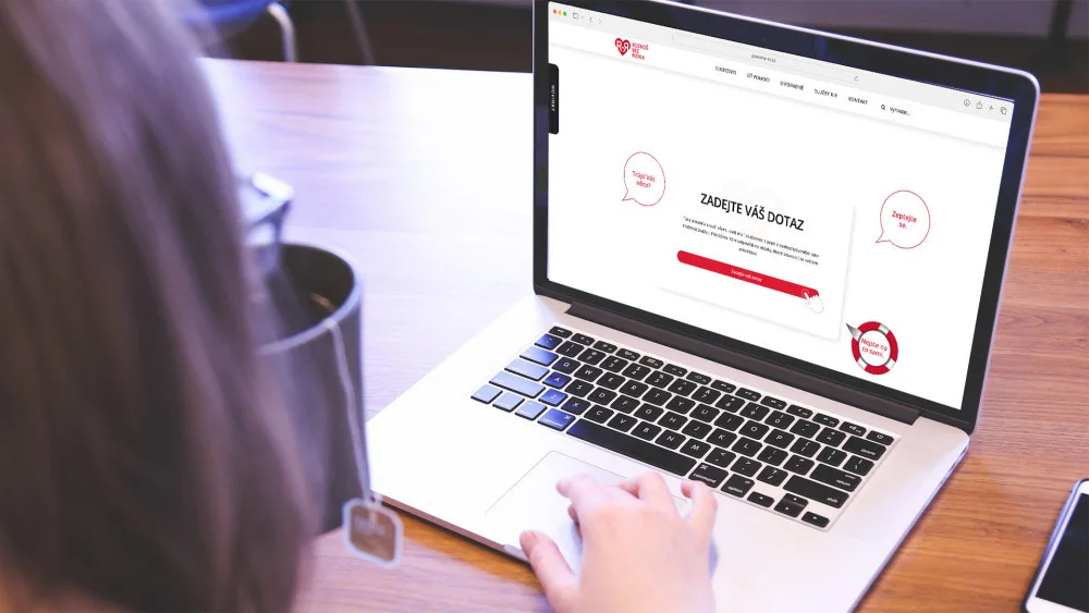 Internetová poradna se zaměřuje na ženy a muže v sexbyznysu