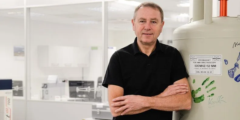 Zemřel brněnský rodák a jeden z nejvýraznějších vědců v oblasti strukturní biologie Vladimír Sklenář