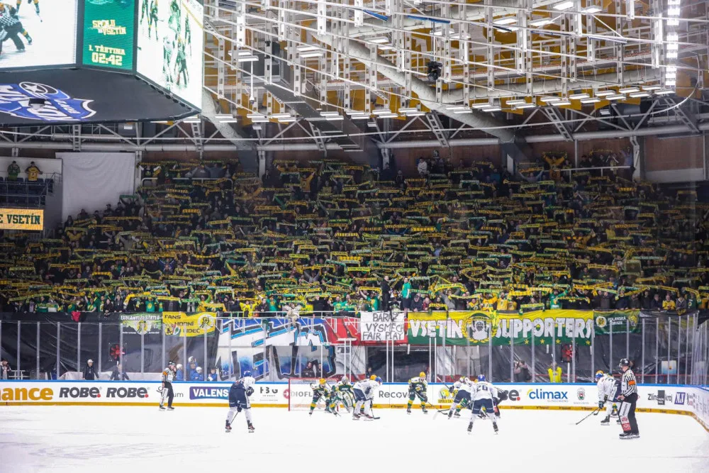 Vsetínští hokejisté v Brně podruhé prohráli a Kladno na jihu Moravy slaví záchranu v extralize