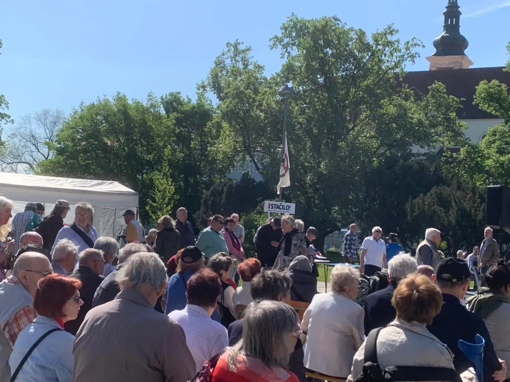 VIDEO: Příznivci komunistické strany oslavili na brněnském náměstí Svátek práce