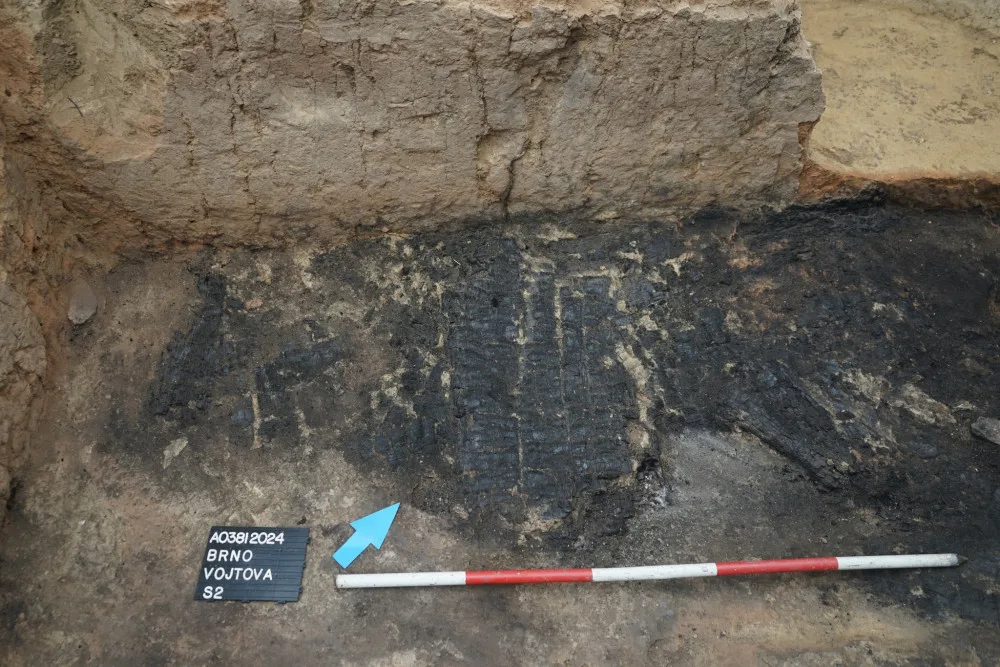 Archeologové zjišťují, jak vypadalo předměstí Brna v 11. století. Při vykopávkách našli i obytný dům