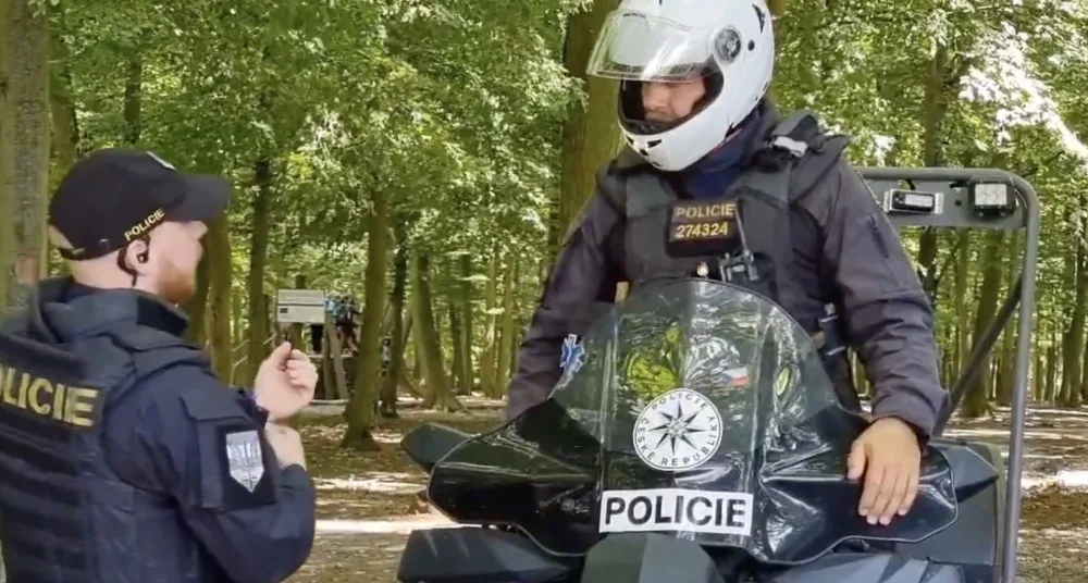 VIDEO: Muž podezřelý z vraždy ženy se má pohybovat v okolí Pryglu
