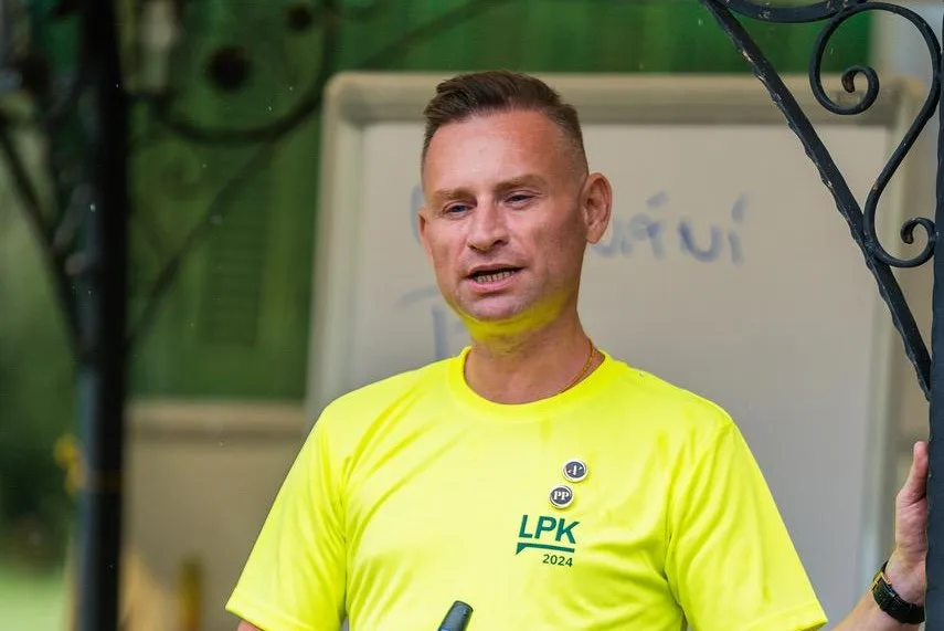 Ego je třeba nechat za dveřmi, říká vyjednavač Radim Pařík. Učí mládež z dětských domovů, jak se prosadit