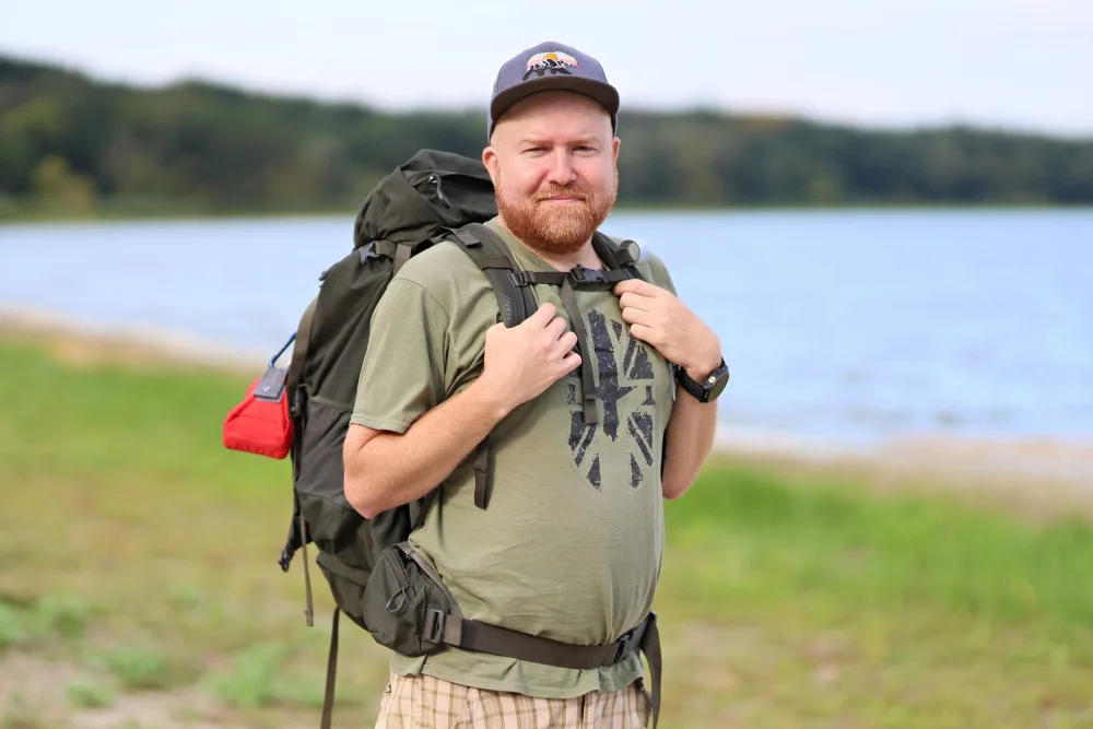 Břeclavan dnes vyrazil na charitativní pochod napříč Českem. Vybrané peníze pomohou dětem s autismem