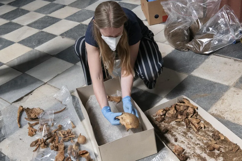 Archeologové našli ve Starém Brně neprozkoumanou hrobku. Zděná krypta údajně pochází z dob baroka