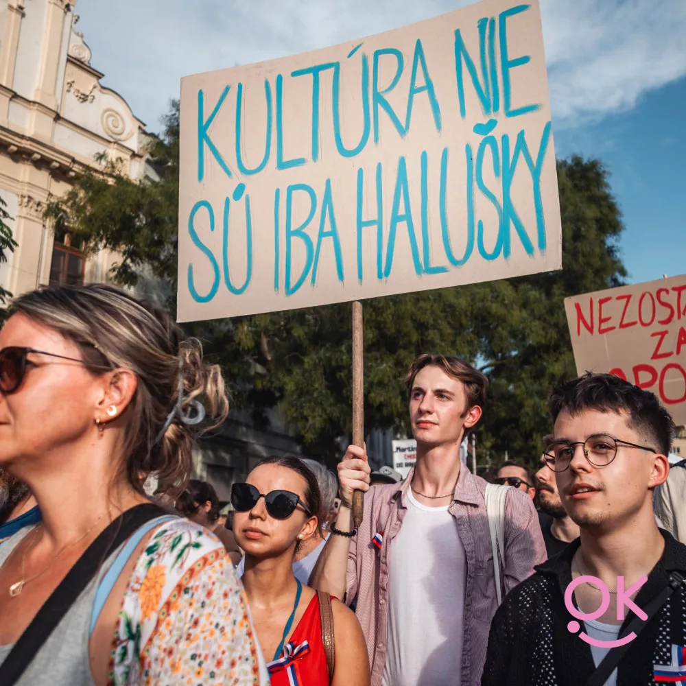 Slovensko, drž se. V Brně se na podporu kultury u sousedů sešlo několik stovek lidí