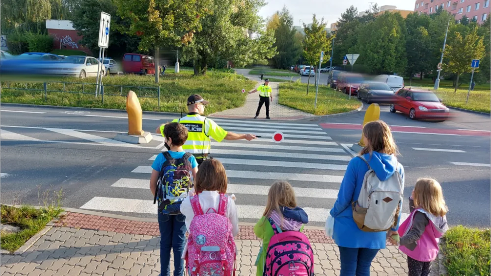 Brněnští strážníci se zaměří na bezpečnost dětí na začátku školního roku. Ohlídají školy, přechody i parky