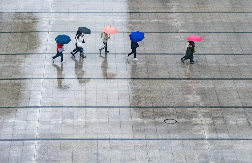 Nezapomeňte si zabezpečit domov, upozorňují v souvislosti s výstrahou meteorologů strážníci
