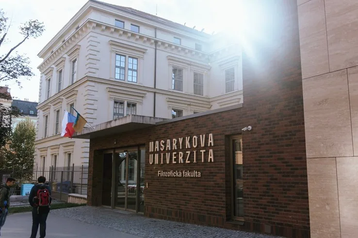 Výuku kvůli povodním ruší také Filozofická fakulta. Zbytek univerzity studujícím omluví absence