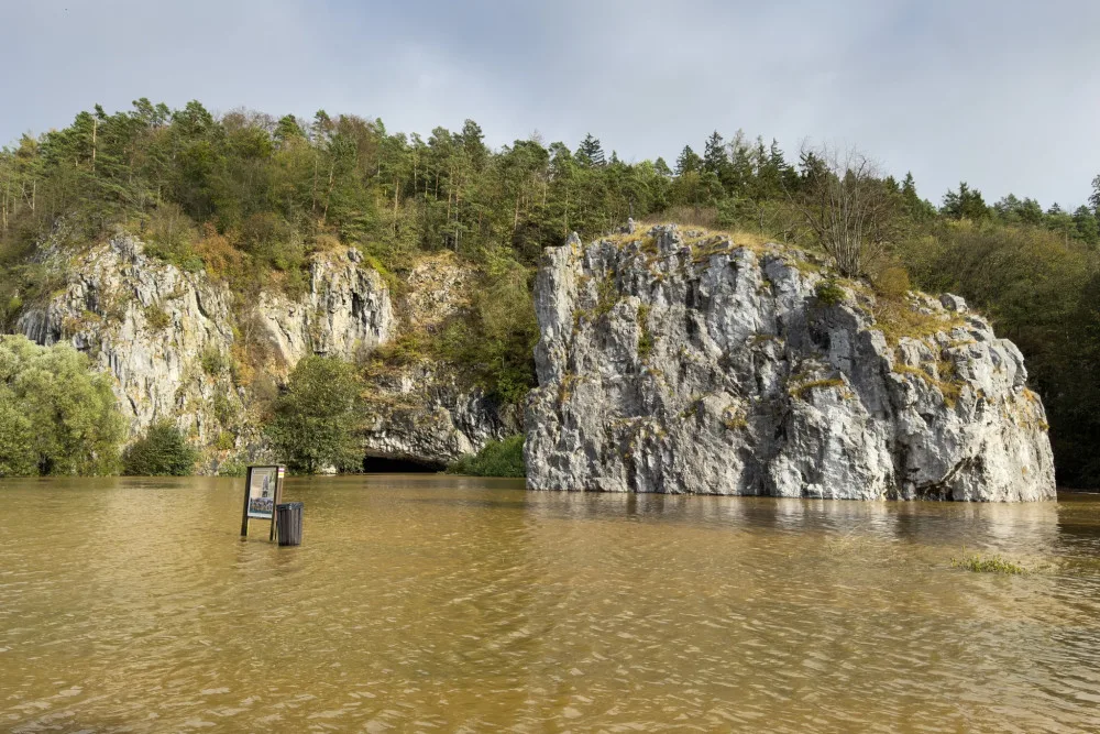 Kvůli vysoké hladině vody zůstávají zavřené Punkevní a Kateřinská jeskyně v Moravském krasu