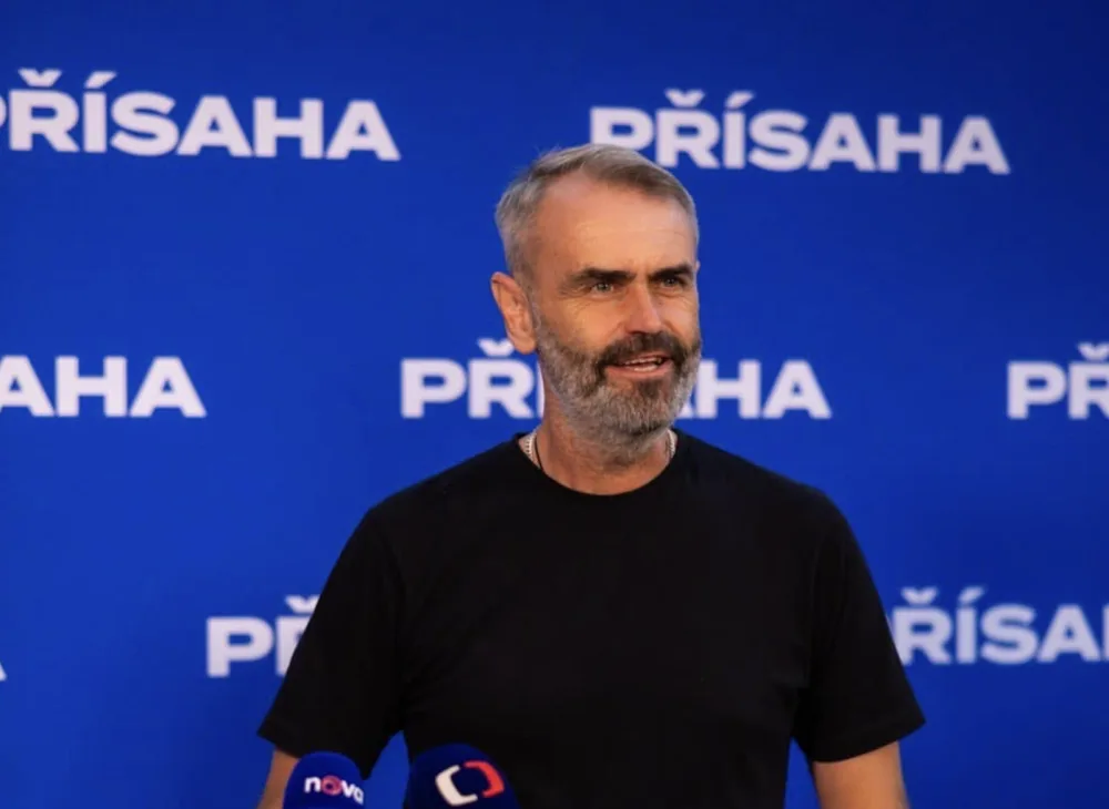 Šlachta vyhrál první kolo senátních voleb, přesto není spokojený. Přísaha v krajích selhala