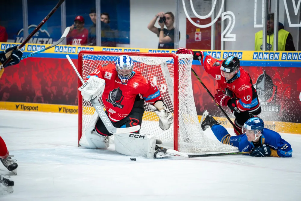 Derby univerzit ovládla před vyprodaným Rondem Masarykova univerzita. Porazila VUT 4:3