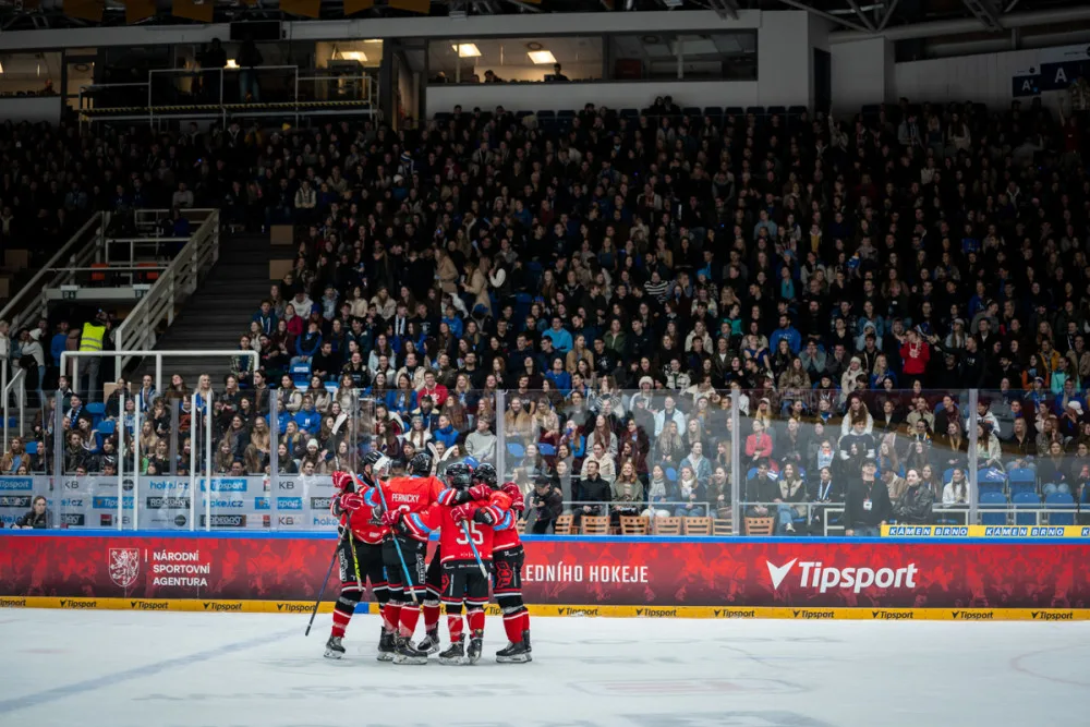 Derby univerzit ovládla před vyprodaným Rondem Masarykova univerzita. Porazila VUT 4:3