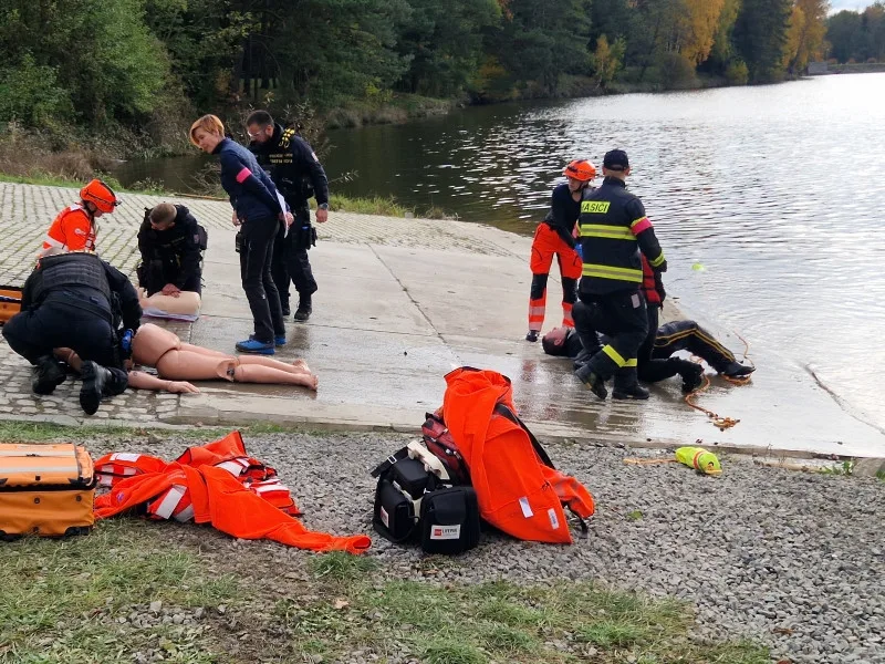 Cvičení na Vyškovsku prověřilo záchranáře v extrémních situacích. Spolupracovali s hasiči i policisty