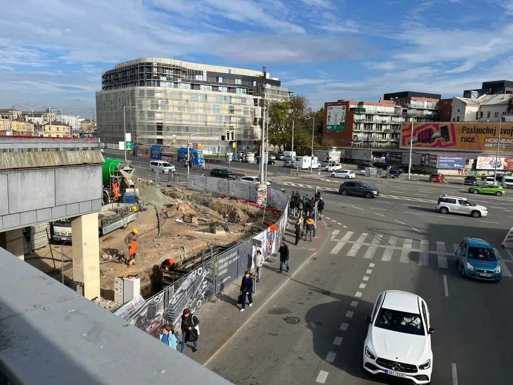 VIDEO: V bývalém brněnském Prioru zavřely poslední obchody. Dělníci se pustí do demolice