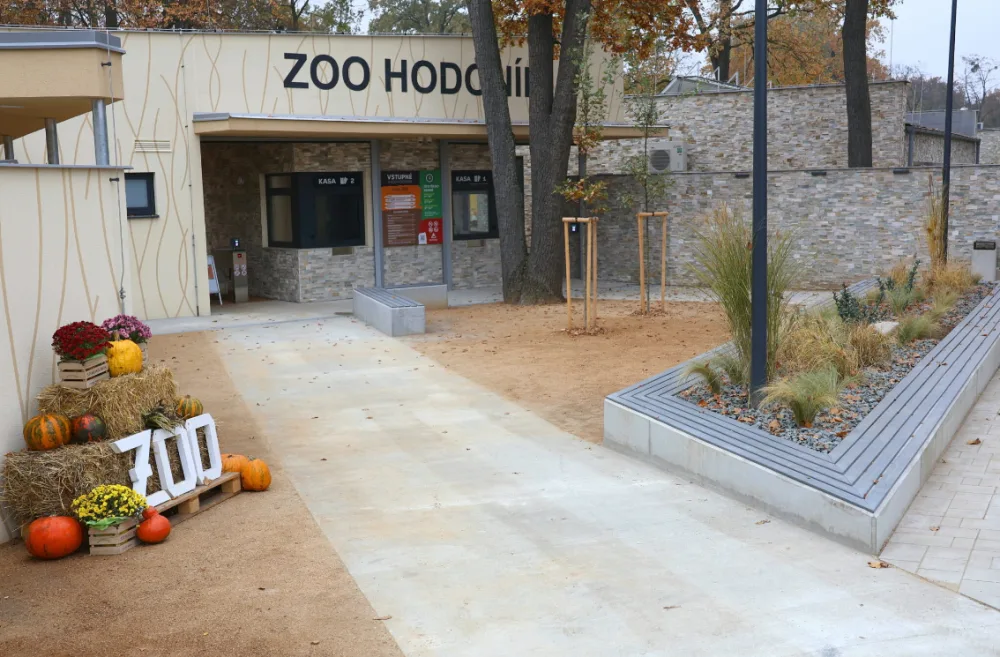 Zoo Hodonín má nový vstupní areál. Chystá se obnovení útulku a akvarijní pavilon