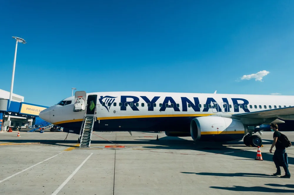 aircraft-5706276_1280
