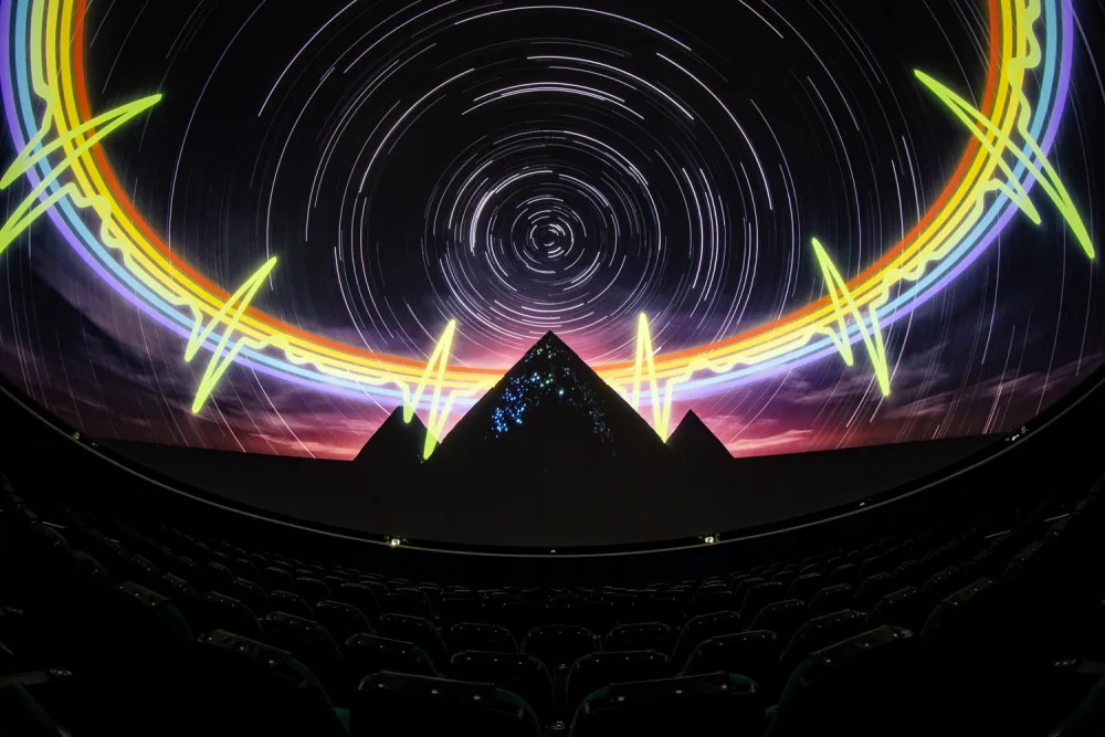 Na brněnské hvězdárně máte poslední příležitost zhlédnout opus magnum skupiny Pink Floyd