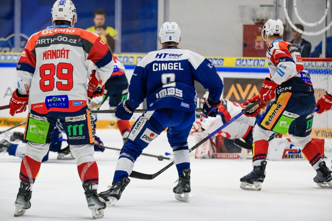 Byl to zápas s nádechem play off, diváci skvěle fandili, zářil Cingel po výhře nad Pardubicemi