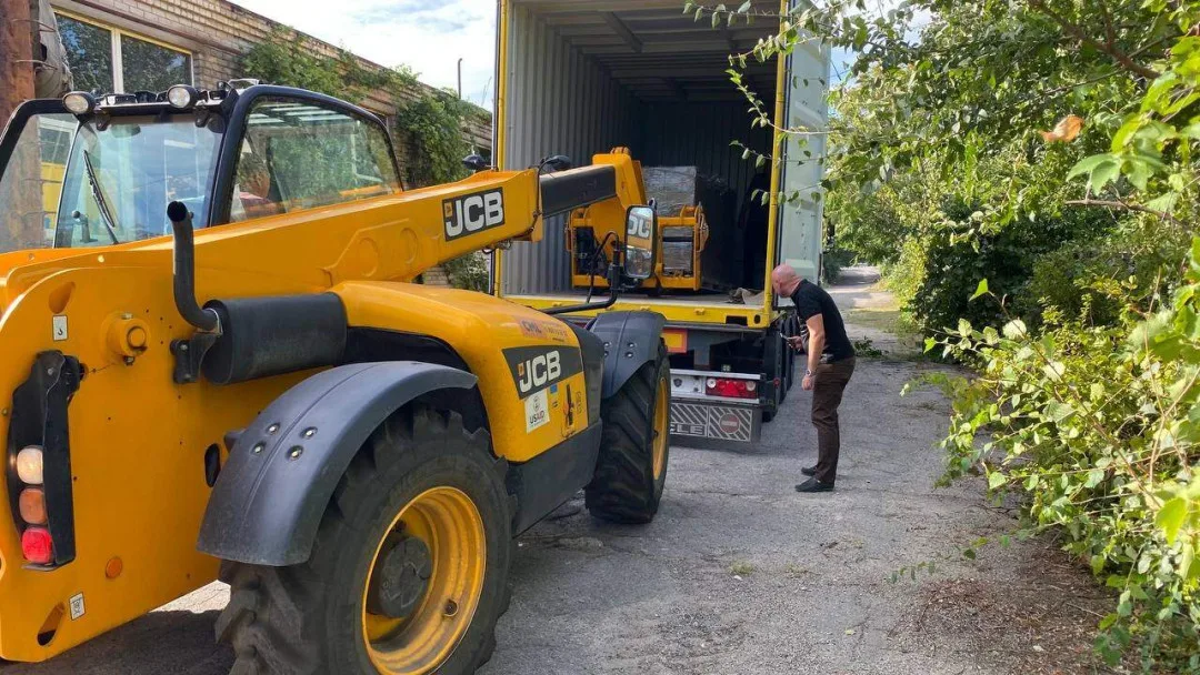 Brněnská neziskovka pořádá sbírku na solární elektrárnu pro ukrajinskou nemocnici. Dárci poslali přes 900 tisíc korun