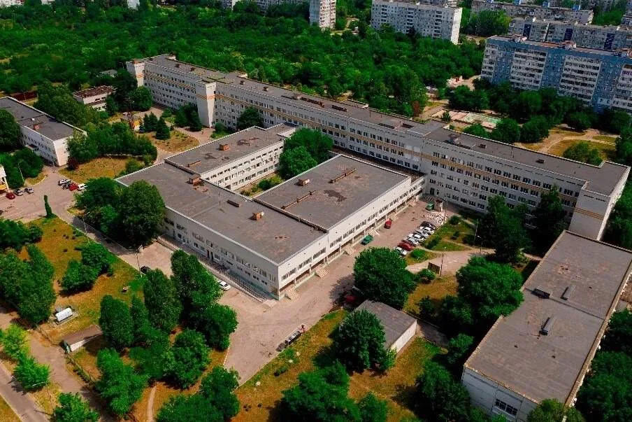 Brněnská neziskovka pořádá sbírku na solární elektrárnu pro ukrajinskou nemocnici. Dárci poslali přes 900 tisíc korun