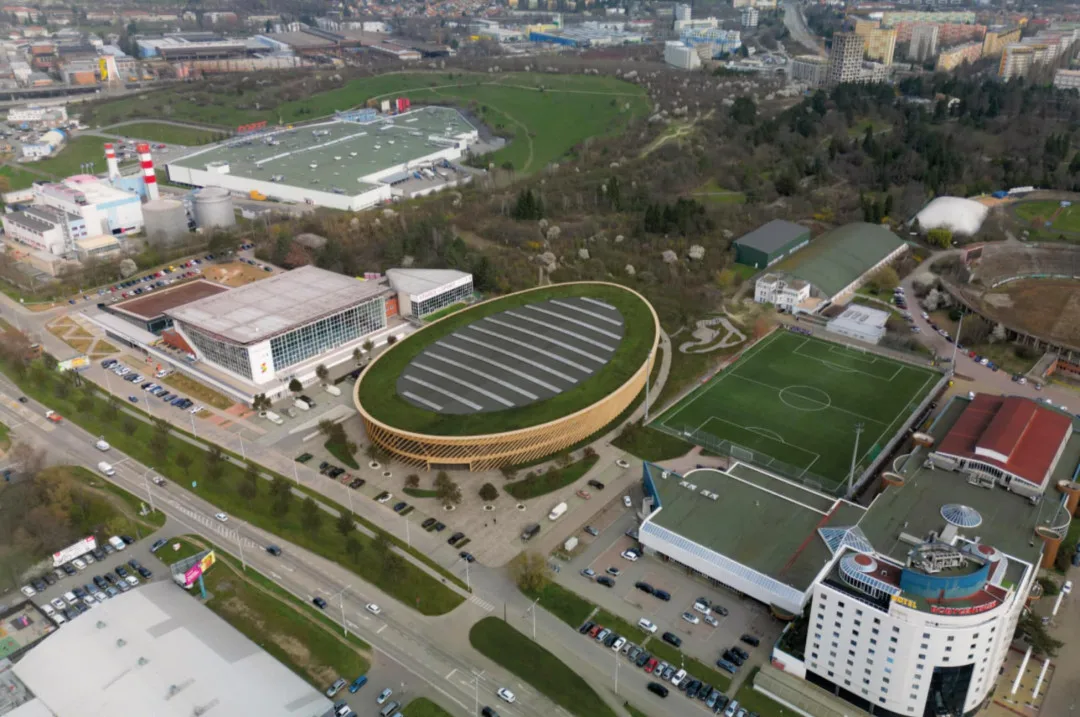 Nová hala pro dráhové cyklisty a atlety v Brně bude vypadat jako dřevěný pavilon