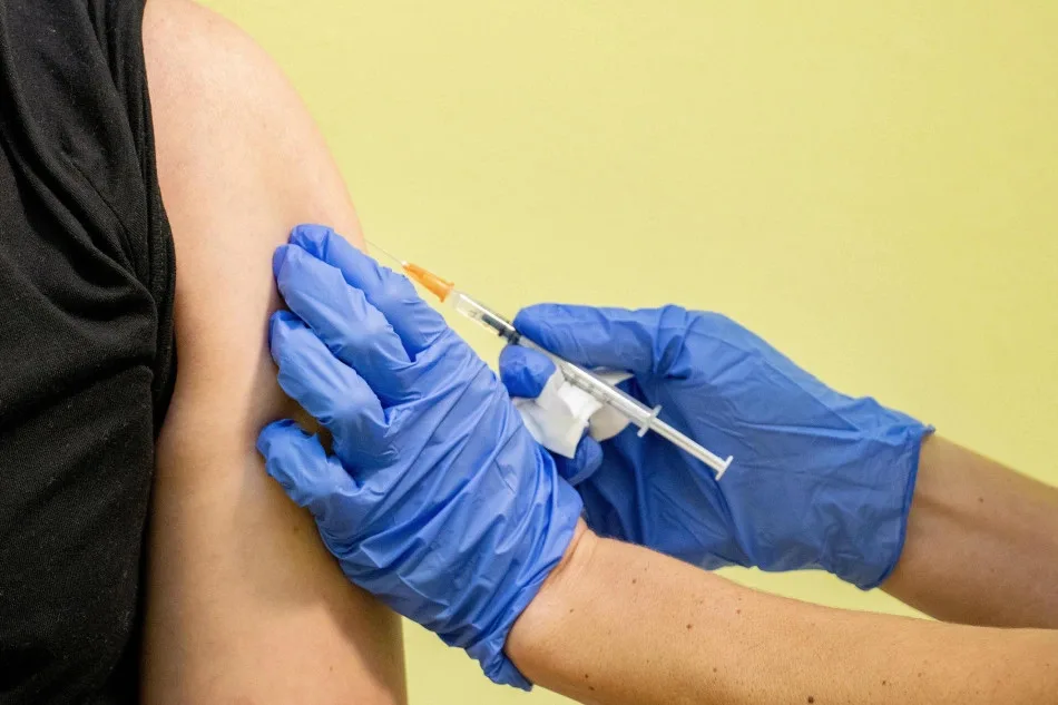 Chřipku není radno podceňovat. Může způsobit zápal plic i zánět mozkových blan, varují lékaři